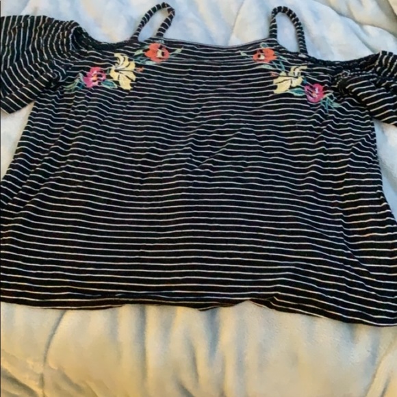 Black and white striped off the shoulder tank top - Picture 2 of 2